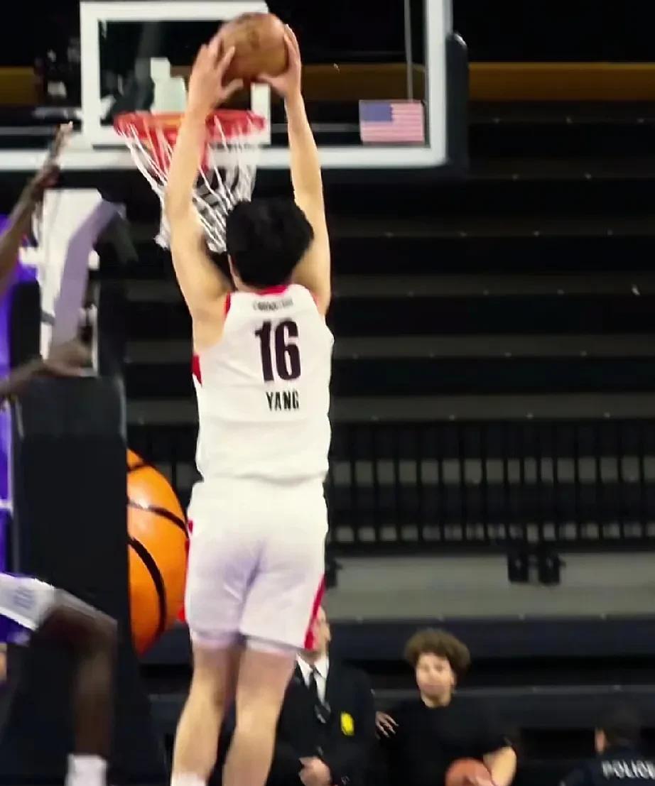 杨瀚森发展联盟首秀数据出炉，不错！
杨瀚森被开拓者下放至发展联盟后的首秀，杨瀚森