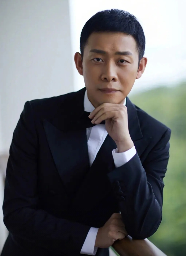 关于华表奖最佳男演员张译，挖出了几个真相：

一，他承认自己很痛苦，给他几千万酬