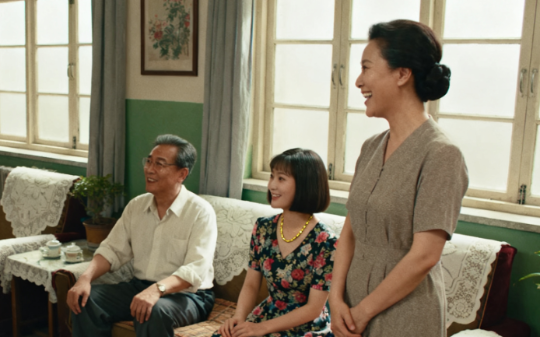 90年我去县长家相亲，他小女儿嫌我土，让我赶紧走，我刚出门，她妈偷偷给我1张字条：去找我大女儿吧