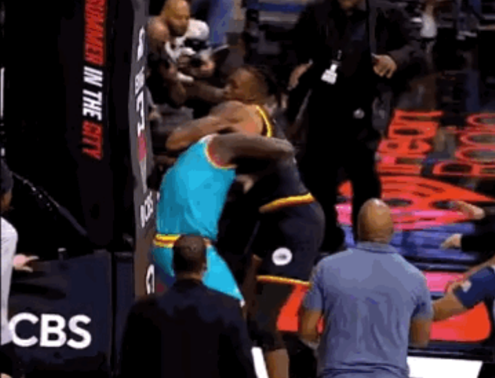 比NBA激烈？
美BIG3联赛“魔兽”霍华德和“师弟”斯蒂芬森因激烈的身体对抗导