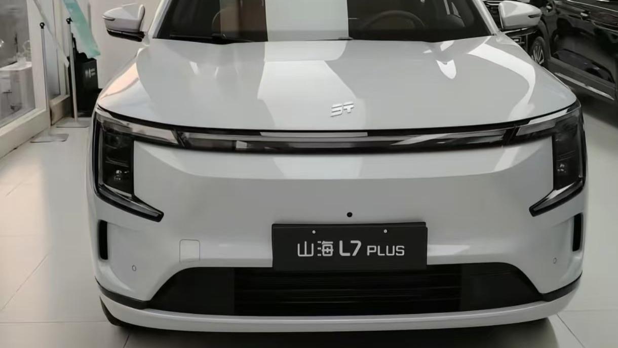 捷途山海L7 PLUS即将上市，5座和7座，配车载冰箱，支持大床模式