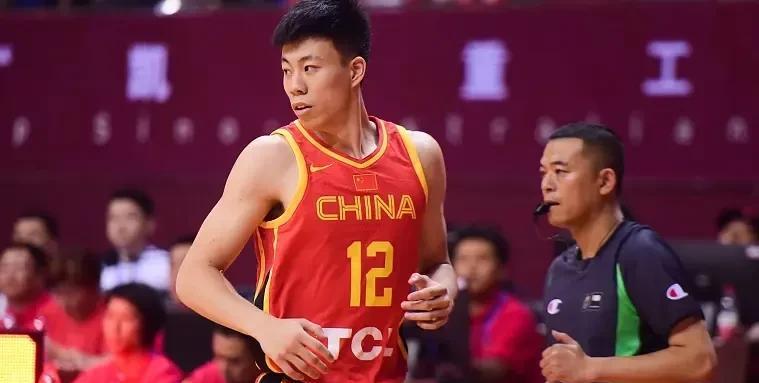 依然是3号位的答案，张镇麟的救赎之旅！
中国男篮在前几年的一段时间里，涌现出了一