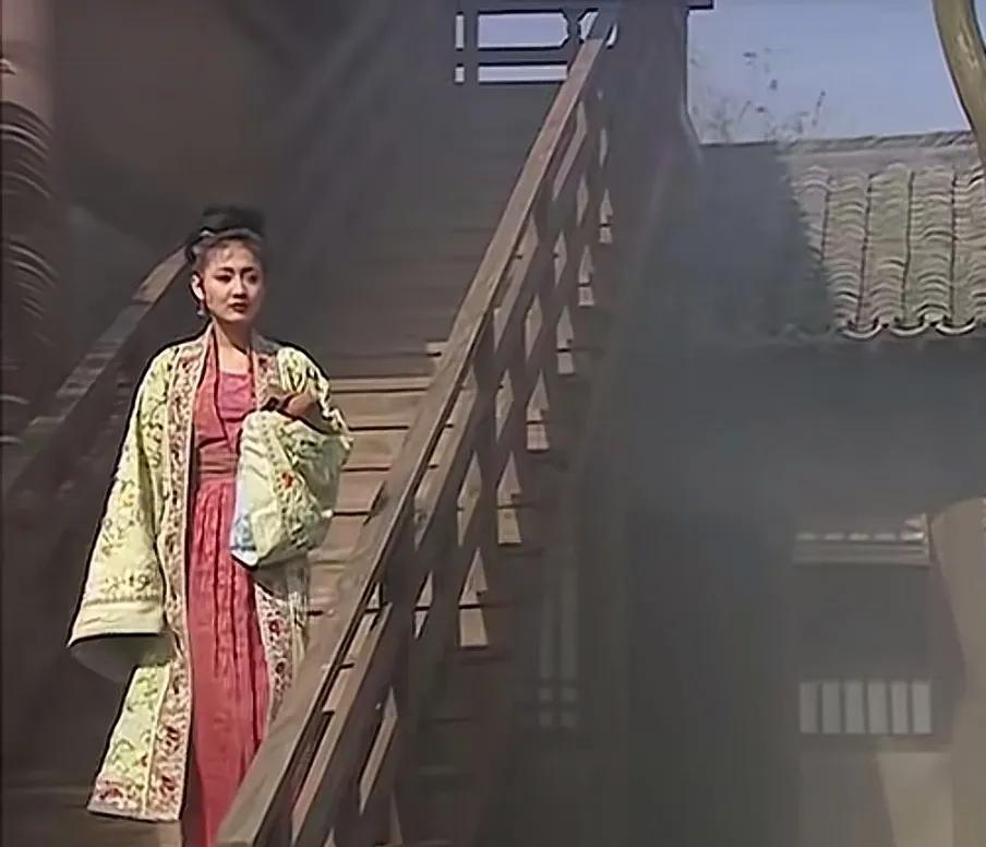 《水浒传》里杨雄的老婆潘巧云就是出轨和尚裴如海的！这一集很精彩，我看了好几遍。那
