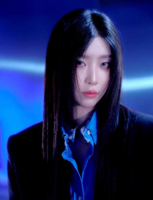 赵小棠这酷酷的妆造，也是相当可以的了，喜欢！