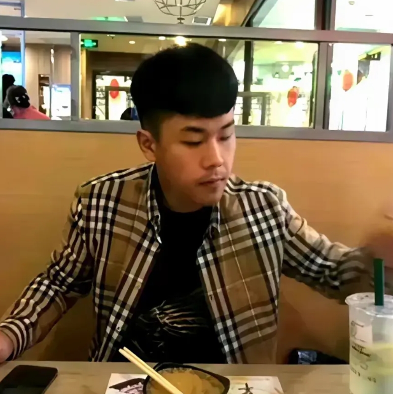 河北杀妻案应这么判。渣男死刑，小三死缓，渣男母亲包庇罪，有期徒刑二十年，父亲肯定