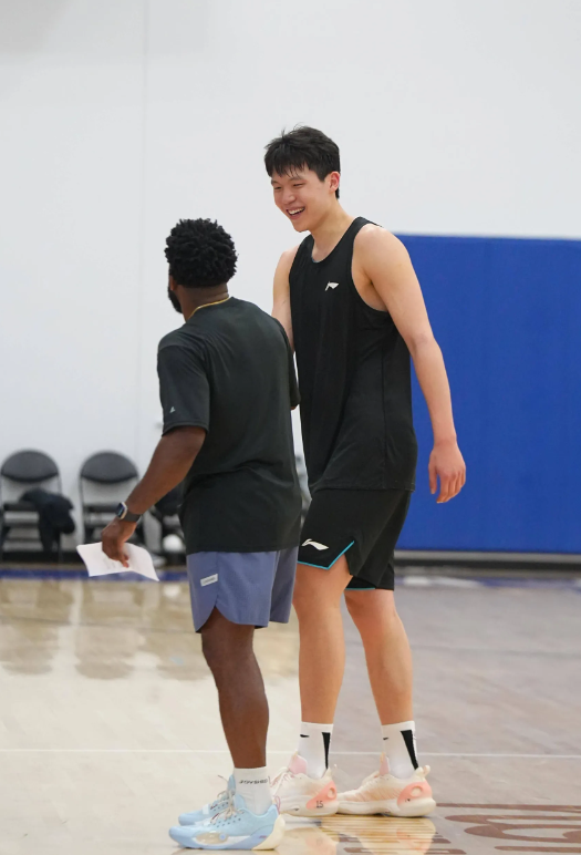 14支NBA球队都试训了他。

结果，一个都没选。

这就是杨瀚森，那个被寄予厚
