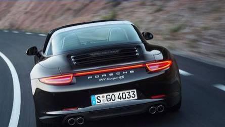 汽车尾灯：点亮安全与美学的车尾之光