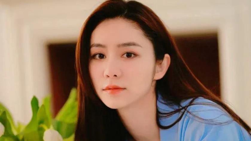 张馨月直播调侃吴卓羲单身，林峰称妻子是个充满正能量的女孩！