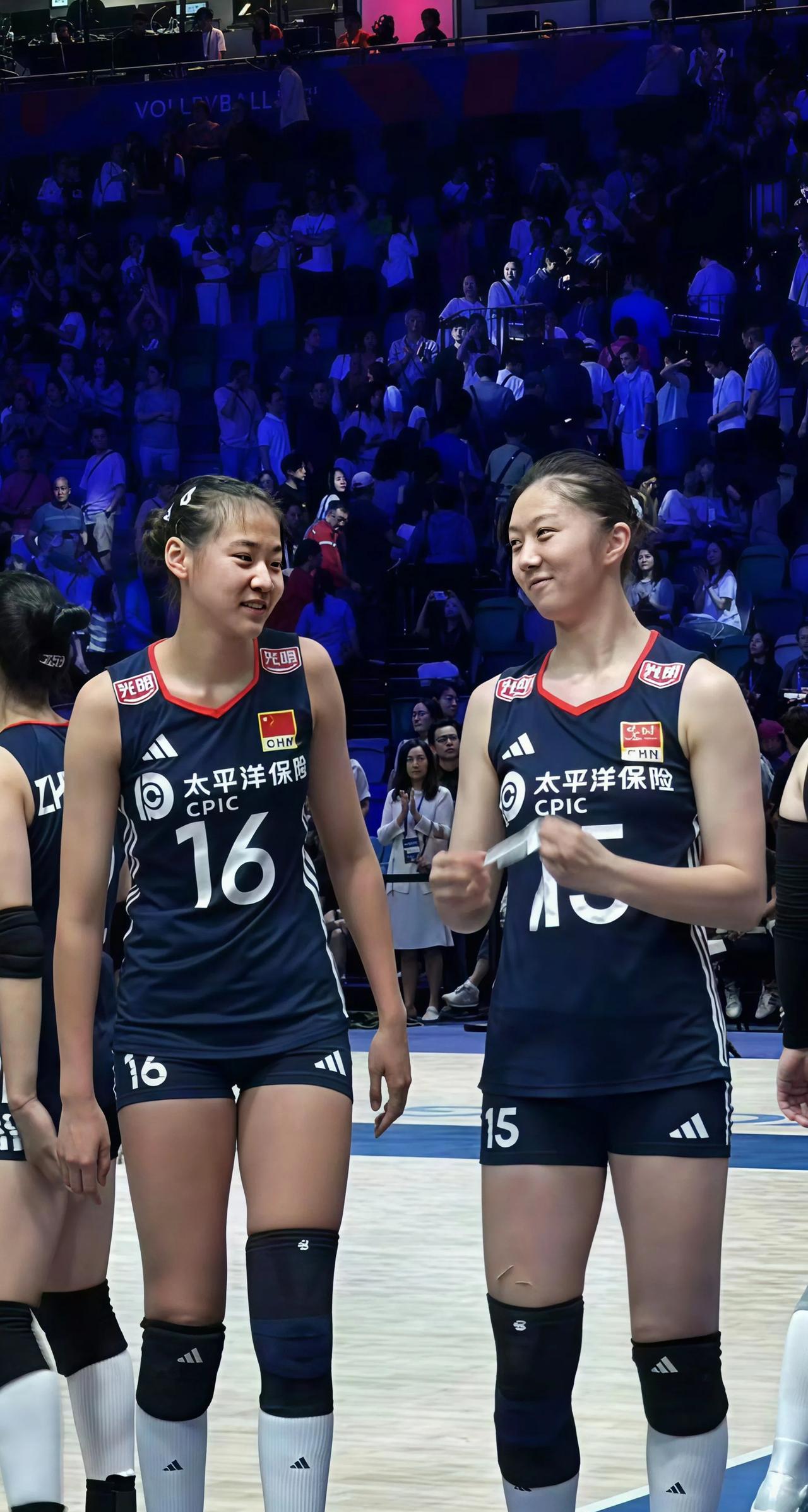中国女排最具潜力新星，陈厚羽和王奥芊，场上两人共同竞争王媛媛的对角，目前来看更能