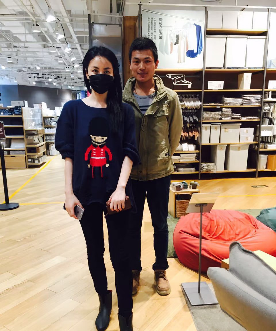 王菲与路人合照