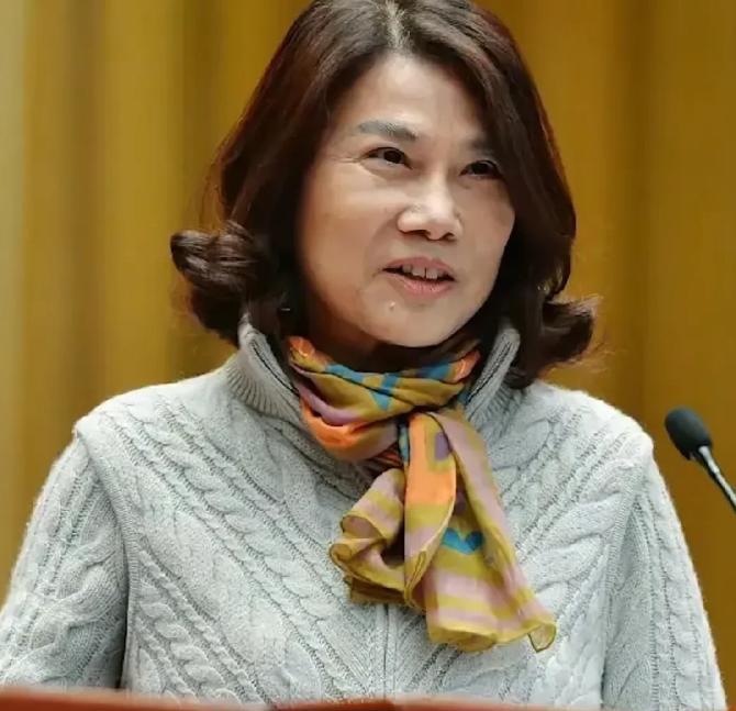 刘爽下场开撕董明珠！
4月25日，刘爽公开发文开撕董明珠，称董明珠如果不公开向海