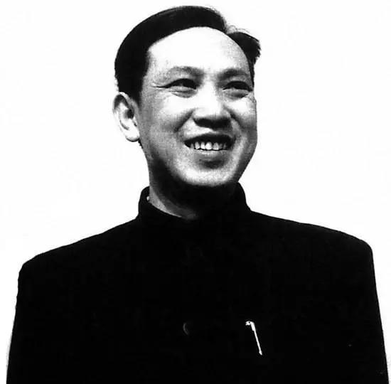 田家英作为毛主席最信任的秘书，本该前途无量的，却在1966年突然吊死在毛主席的藏