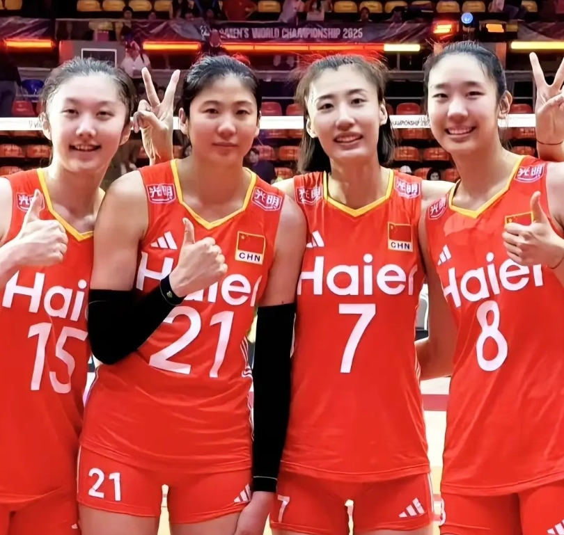 中国女排的问题，明眼人都看得出，一在以排管为龙头的管理层上，一在主教练身上。
管