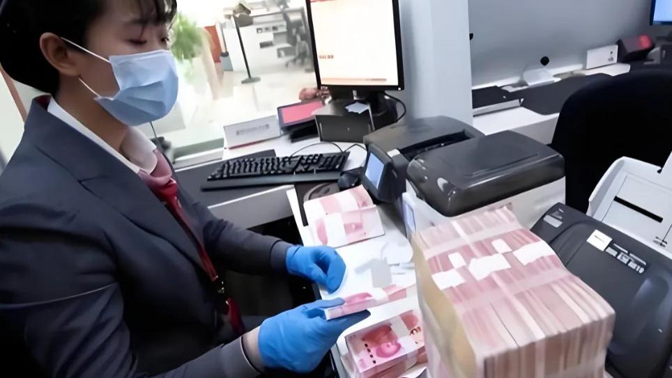 银行取钱被追问用途！牢记这3句“万能话术”，既不透漏隐私，又能让柜员乖乖办理