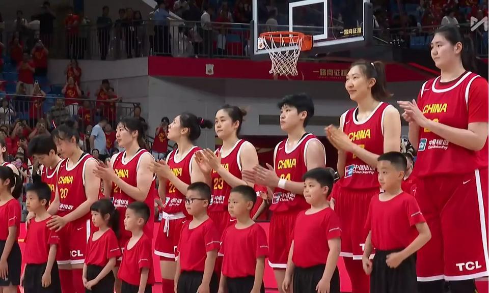 中国女篮对日本第二场热身赛93：61大胜，张子宇轻松16分
       中国女