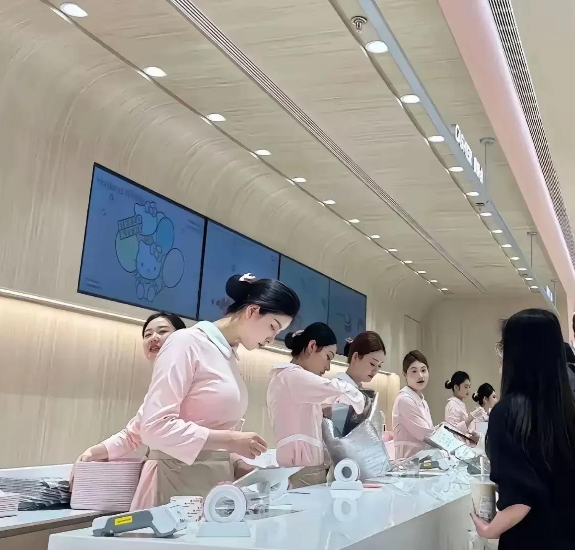 现在工作压力太大了，都这么卷了吗