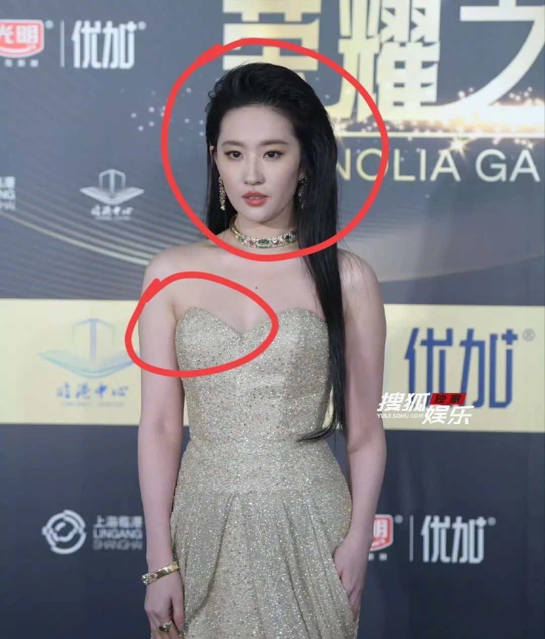 这真的是刘亦菲吗？
虽然已经38岁了但也不至于这样吧
是打算退圈了吗？虽然还没拿