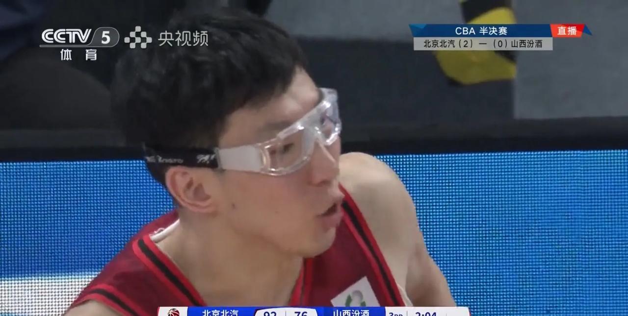 广东主帅（杜）应该向许利民指导多多学习，不管是限制山西迪亚洛，还是场上控制周琦，