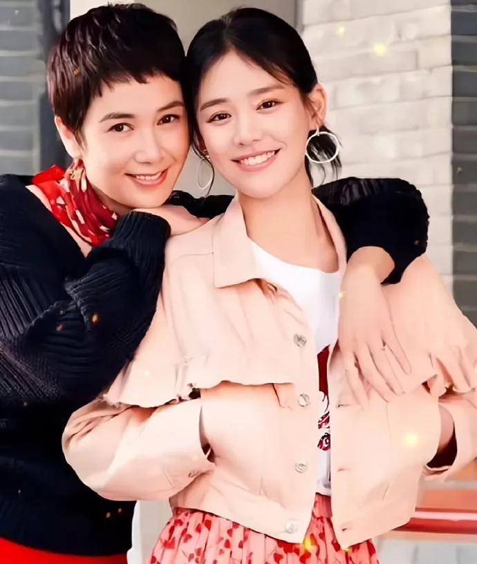 #马思纯明媚成这样# 谁懂啊！马思纯是那种胖过却从没丑过的类型啊！自带蒋雯丽小姨