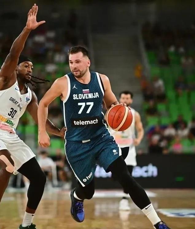 东契奇总是在上半场行，下半场不行，在NBA也这样
 在2025年欧锦赛热身赛中斯