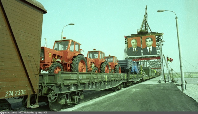 阿富汗战争中，苏联发往阿富汗的补给火车。