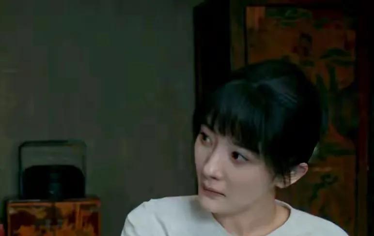 追剧《生万物》 宁绣绣（杨幂饰演）与费文典（张天阳饰演）的美好姻缘，硬生生地被宁