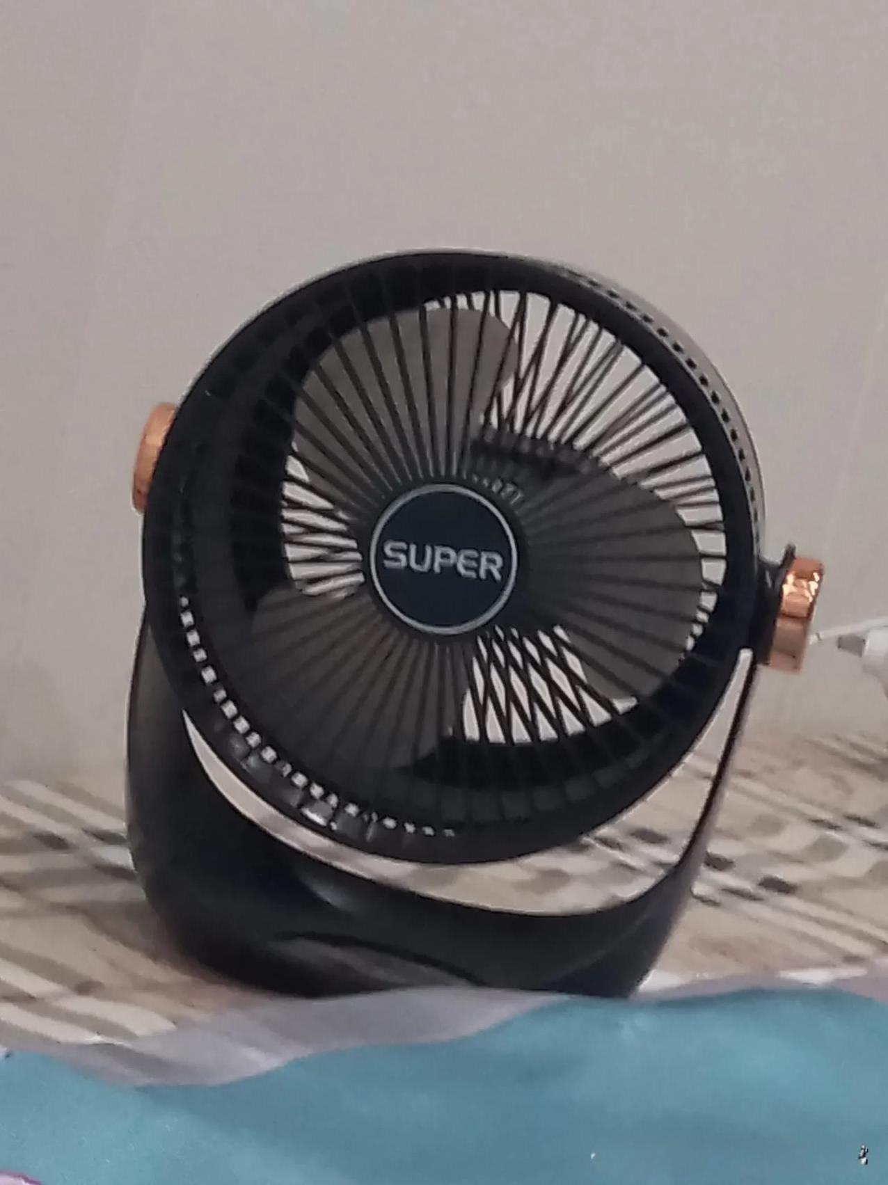 不敢吹风扇了。
我害怕了，今晚不吹了。
热点儿就热点儿吧，反正不至于热出病来。