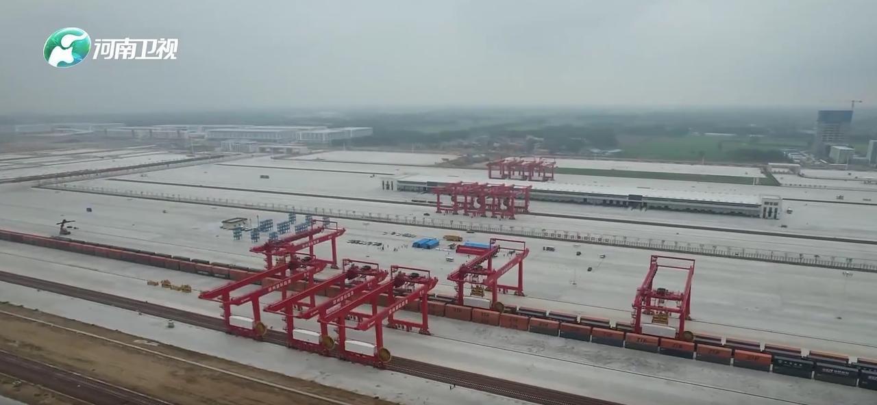 6月28日，河南省领导到郑州航空港区调研口岸建设工作。