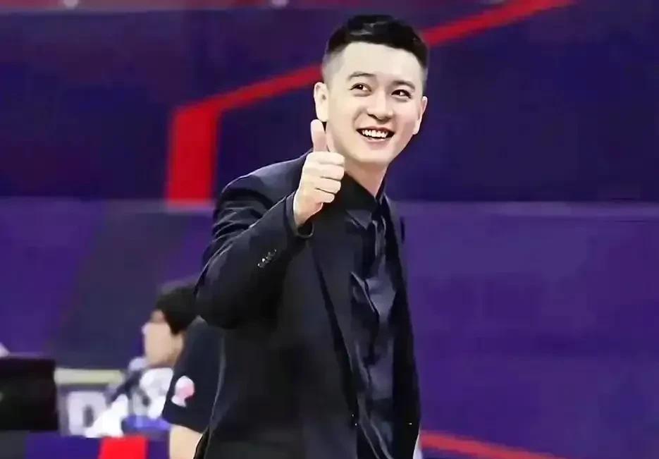 到现在还有人说杨鸣不行？只是运气比较好
我真的搞不懂，今年常规赛结束后，就有很多