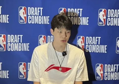 杨瀚森现在挺好的，从奥卡福到杨瀚森：在NBA，防守才是饭碗
说实话，杨瀚森能从自