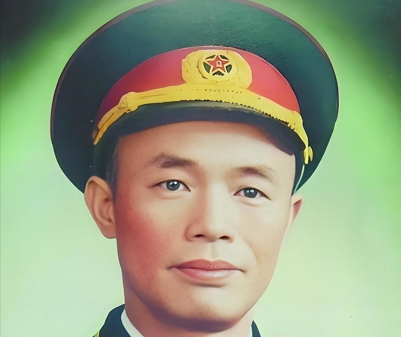 1967年，开国少将钟伟被人装进麻袋，被装进麻袋中，半个多小时后，他连人带麻袋被