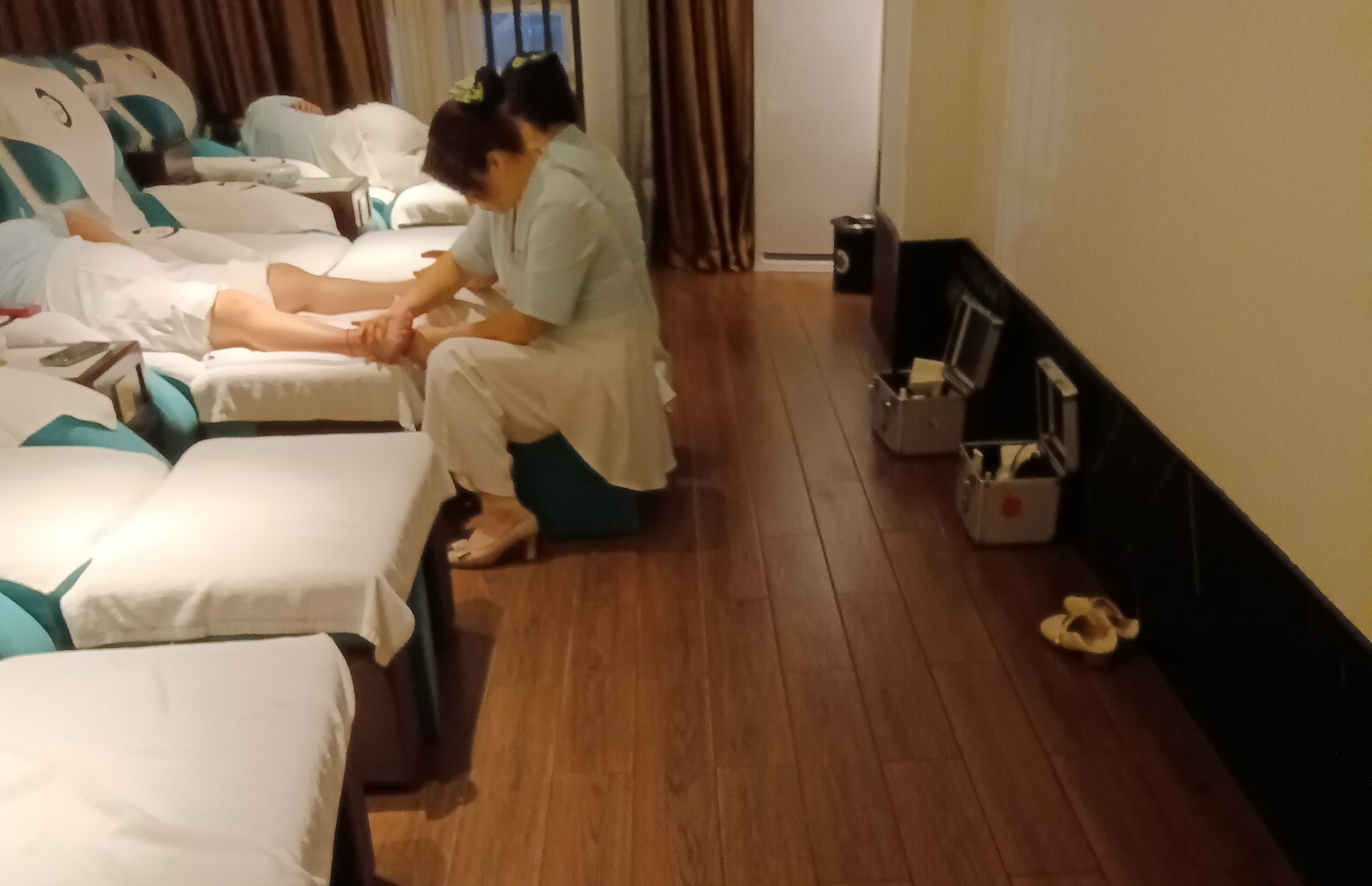 广东的陈某（化名），工作了一天，觉得很疲惫，下班后就去小饭店里吃了些饭，喝了点酒