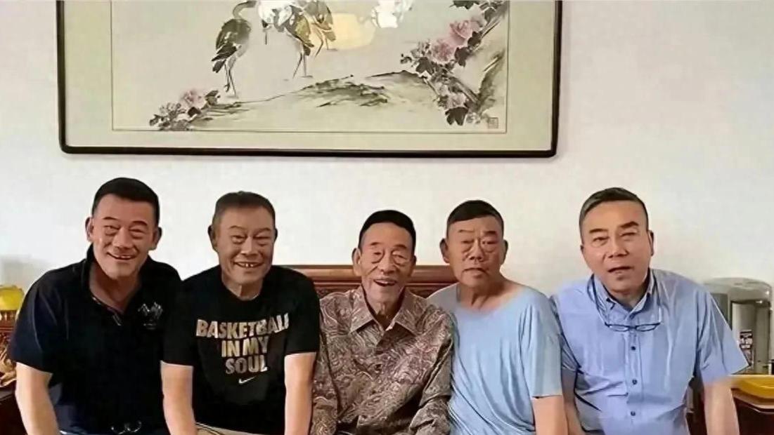 杨少华三子杨伦，拿杨议调侃：杨小五的好多外号，都叫得特别响