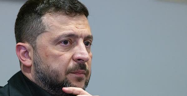 据乌克兰和俄罗斯媒体24日报道，正在美国访问的乌克兰总统泽连斯基表示，他愿意在除
