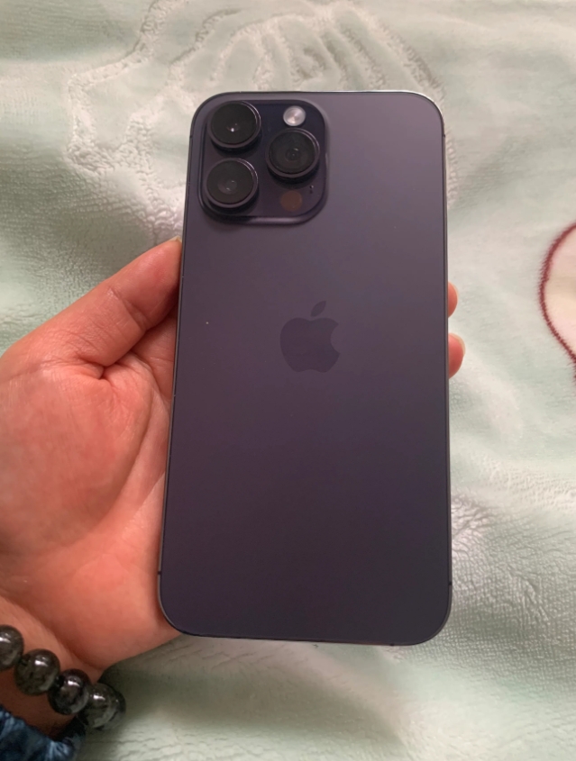 后悔惨了！前几天脑子一发热，41张半入手了一款二手的苹果14promax ，卡贴