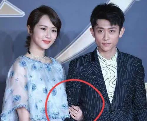 我问闺蜜：为什么张一山看不上杨紫？感觉杨紫还挺喜欢张一山的！

闺蜜说：因为