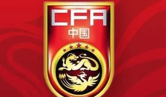 国足主场踢澳大利亚的包厢，11人的包厢票价28800，平均一个人2600多，所以