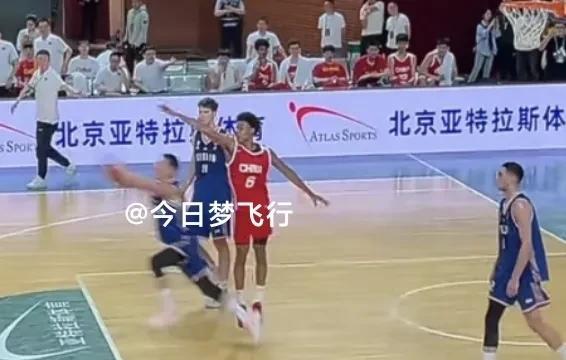 雅安国际挑战赛，国青队三战全胜捧杯！
在四川雅安举行的国青男篮国际挑敁赛降下帷幕