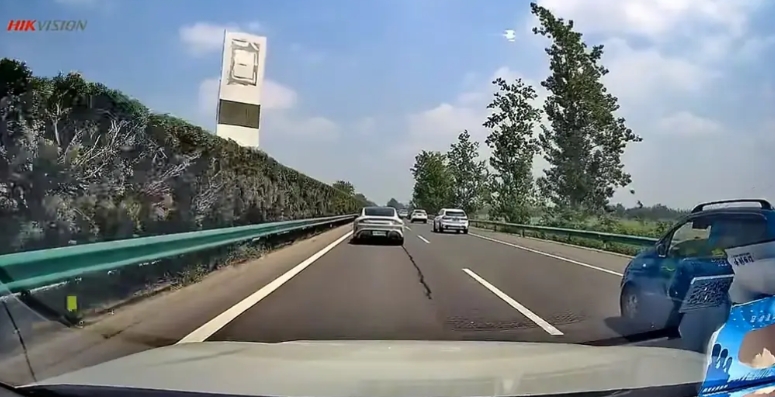 高速一定远离电车！
跑的慢就不说了，基本上没有超过120的，完全没有了在市区风驰