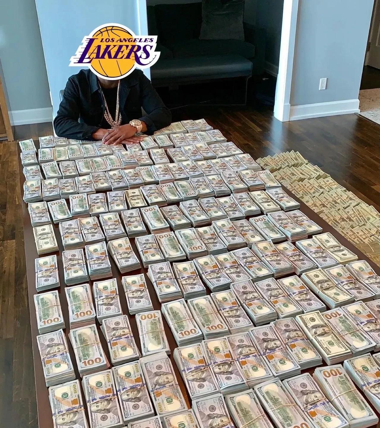 只要价格满意，别说东契奇了，湖人队都可以卖！
众所周知NBA一直都是商业联盟，今