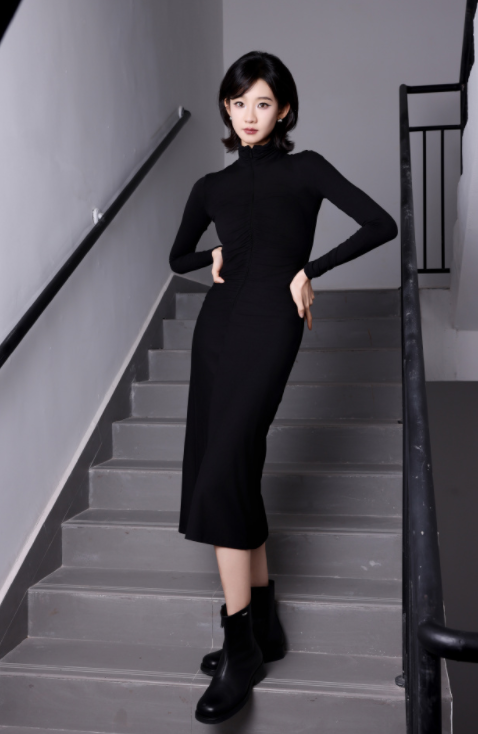 张艺凡这偏复古的发型，是在模仿谁？