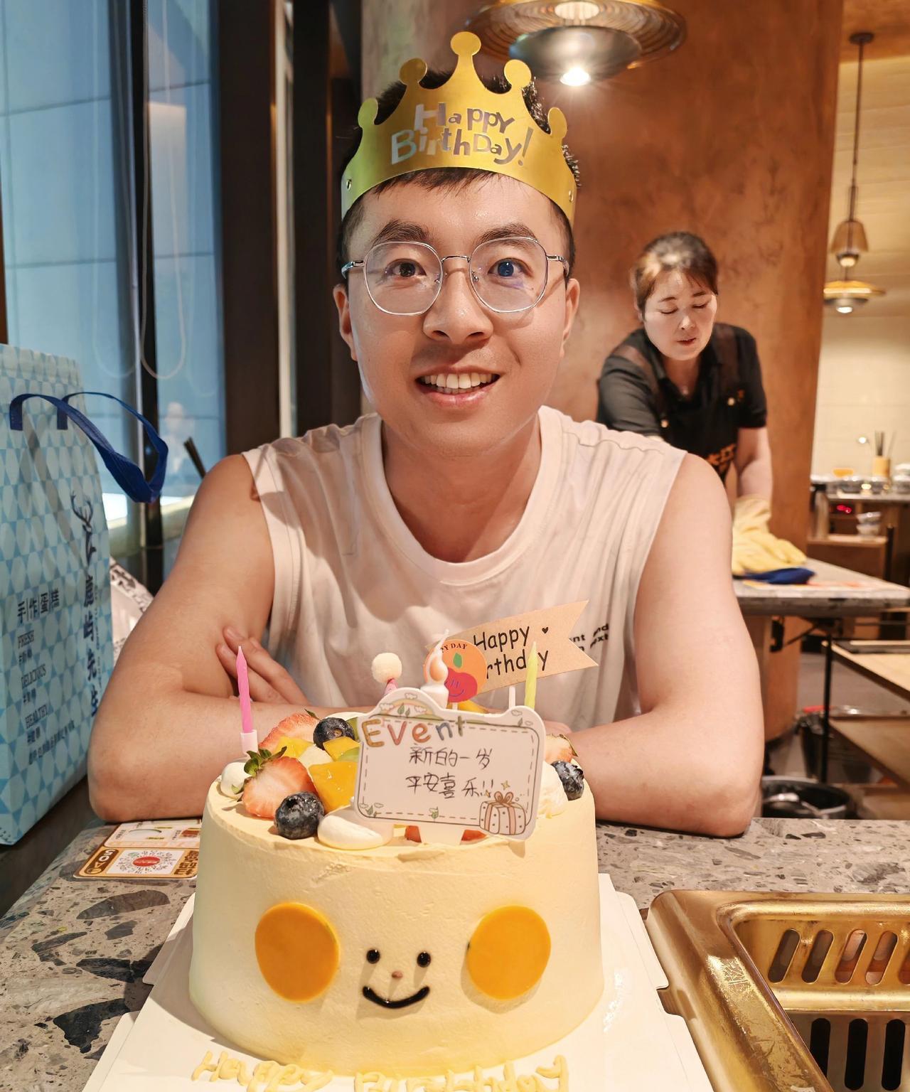 我的生日愿望是：家里人身体健康，外甥茁壮成长。
更加感谢父母给我一个最好的礼物，