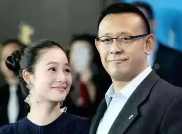 直到看见周韵在公共场合看姜文的眼神，才明白姜文为啥放弃刘晓庆