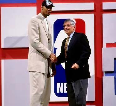 当年NBA球队为了能选中邓肯，开始了输球大战，赢球已经是多支球队不愿看到的结果。