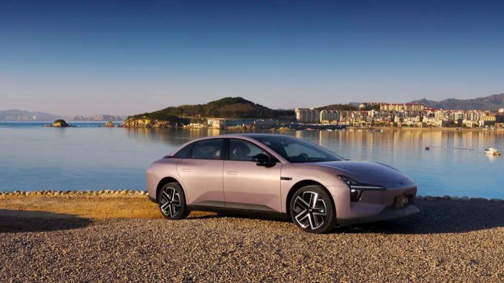 小鹏更稳了，也更狠了