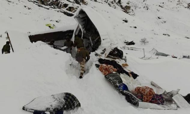 中印边境传来巨响，54名印军士兵惨遭活埋，8人死亡，靠喝自己尿活命
印度国防部消