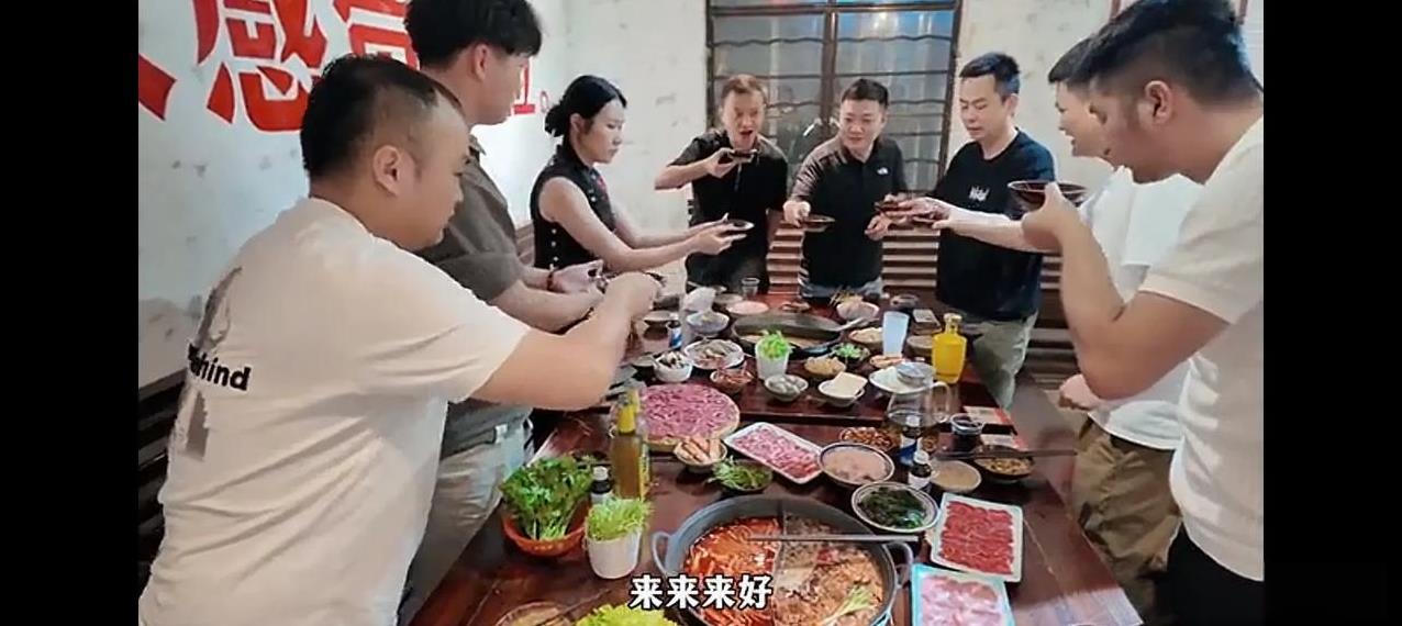 华皖三公子正式加入金皖有约团队，不图别的只为拜师学艺。
前几天，金皖有约带领团队