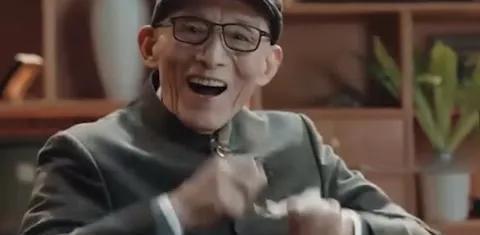 近日，91岁的“济公”游本昌现身《济公》播出40周年主创见面会。他精神矍铄，笑声