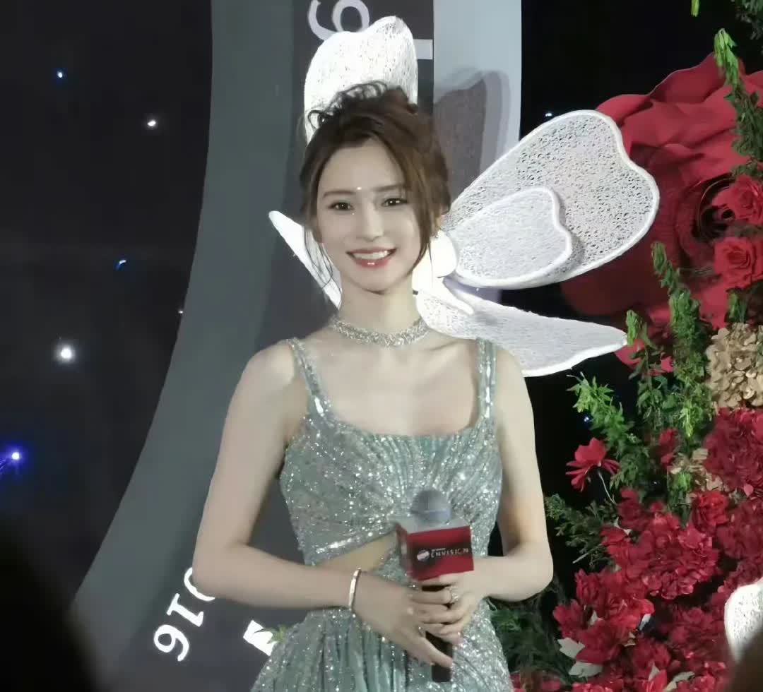 黄晓明这次彻底输了
如今离婚5年，很久没有出现在大众视野的Angelababy