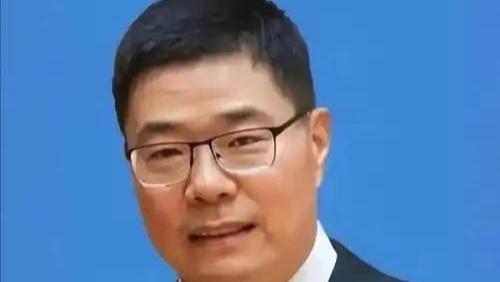 主教练宫鲁鸣笑了，中国女篮抽到上上签，晋级世界杯正赛势在必得